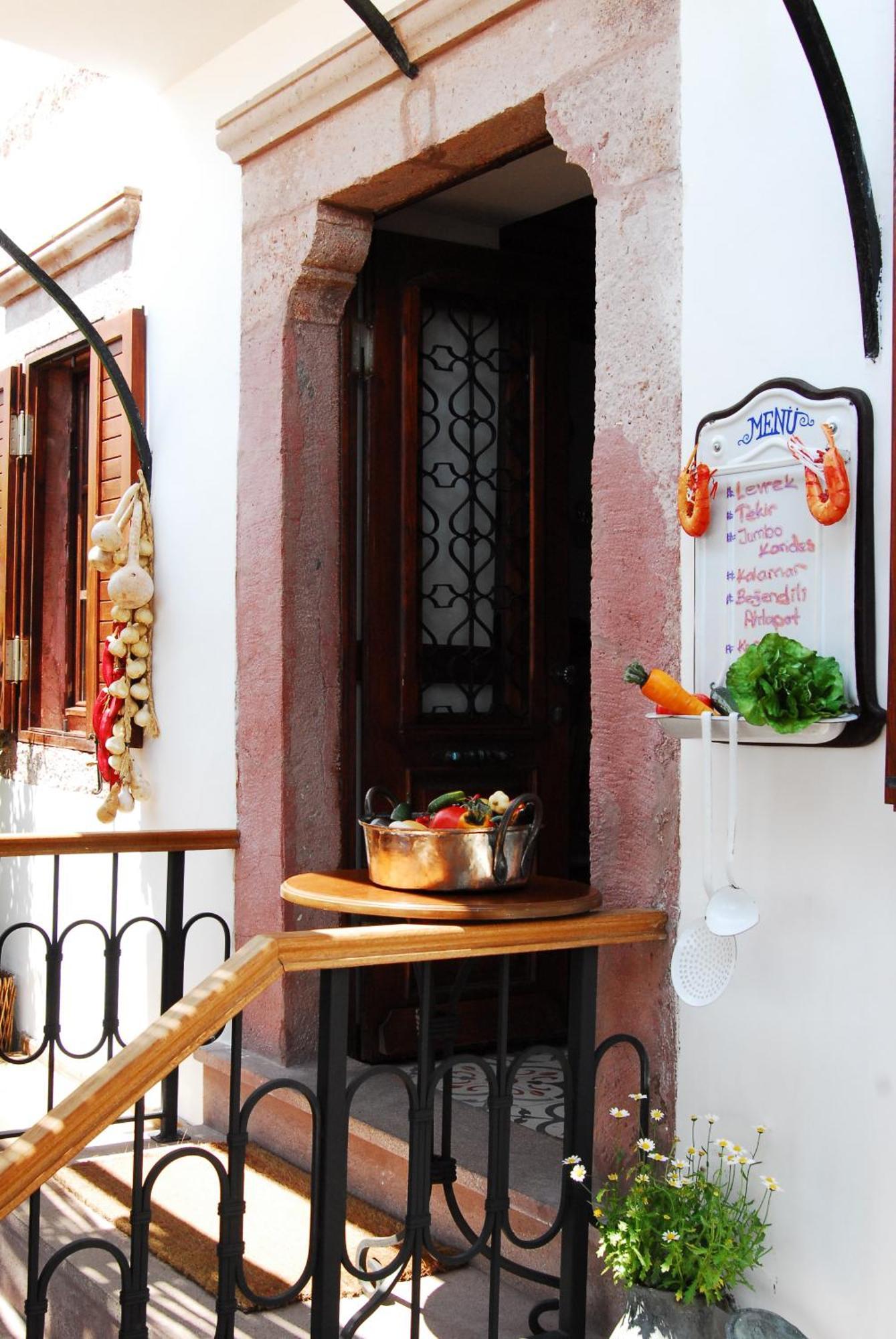 Aliye Hanim Hotel Ayvalik Exterior foto
